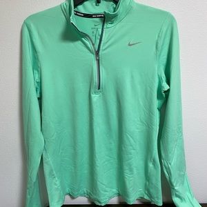 Nike Women’s Quarter Zip Size M